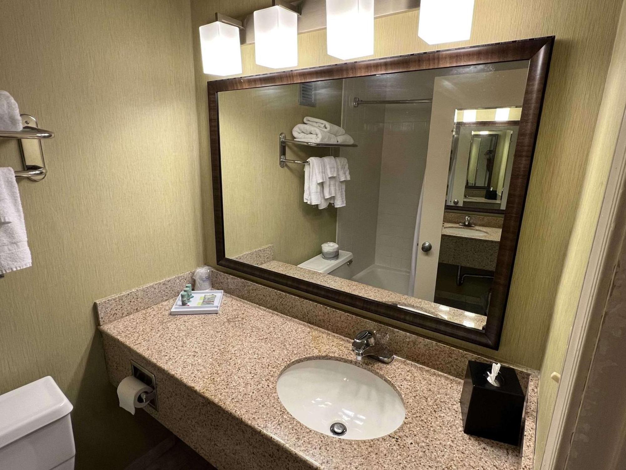 Best Western Williamsburg Historic District Bagian luar foto